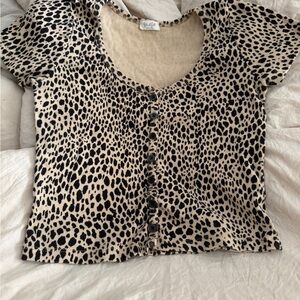 John Galt 🐆Leopard Print Button-Up Top -Brandy Melville size Xs Like new